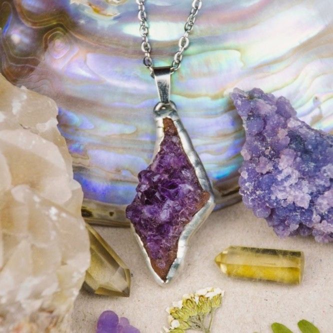 Cínový náhrdelník s ametystem